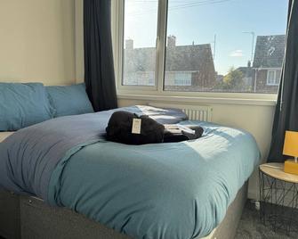 Housesleeps5-Riverfront-Parking-Garden-Contractors - Stockton-on-Tees - Ložnice