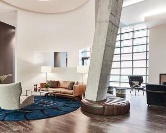 Global Luxury Suites in Ballston - Arlington - Wohnzimmer