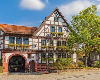 Hotel Goldener Hirsch - Suhl - Gebouw
