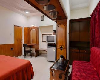 Hotel Heera - כלכולתה