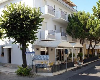 Hotel Lora - Torre Pedrera - Gebouw