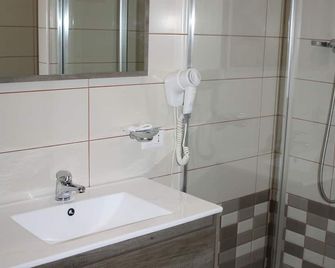 B&B Paradiso - Falerna - Bathroom