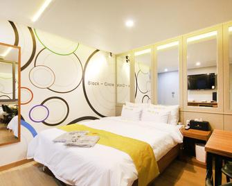 Iksan Healing - Iksan - Habitación