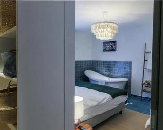 Chalet Antoine serviced Apartments by Mirabeau - Zermatt - Bedroom
