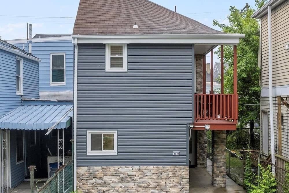 Bloomfield, Pittsburgh Large and Accessible 3 Bedroom Apr with Free Parking - Pittsburgh