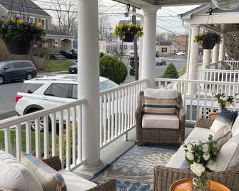 Cozy 1 bedroom, 40 mins NYC, 15 to EWR, 10 min to golf course & Maplewood center - Maplewood - Balcony