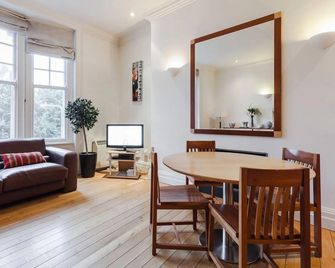 Grafton Street Apartment - Dublin - Essbereich
