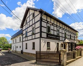 Apartment Arnoltice 11 Deluxe by Interhome - Děčín - Gebäude