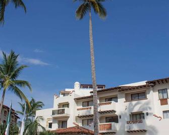Plaza Pelicanos Grand Beach Resort - Puerto Vallarta - Building