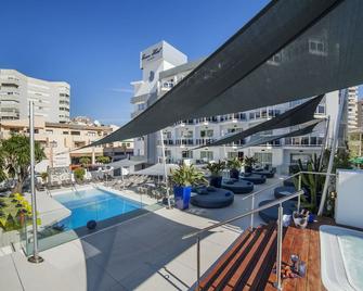 Essence Hotel Boutique by Don Paquito - Málaga - Piscina