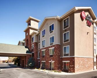 Best Western Plus Gateway Inn & Suites - Aurora - Rakennus