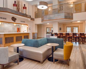 Best Western Plus Gateway Inn & Suites - Aurora - Baari