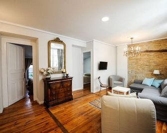 One Minute From Plaza Castillo - بنبلونة - غرفة معيشة