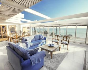 La Mer Apartments - Nikiti - Living room