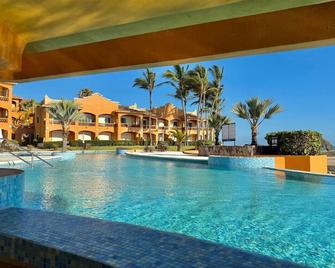 Beachfront Condo With Views In Edm By Gpg - Mazatlán - Piscina