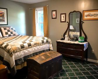 Cliff View Inn - Covington - Schlafzimmer