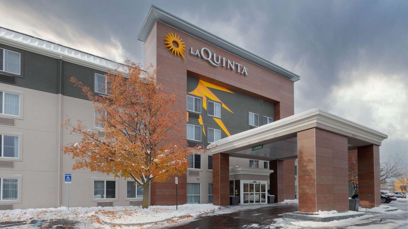 La Quinta Inn & Suites by Wyndham Detroit Utica