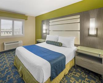 Best Western Antelope Inn & Suites - Red Bluff - Спальня