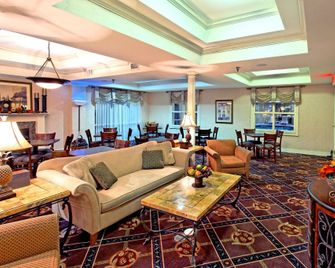 Holiday Inn Express & Suites Cullman By IHG - Cullman - Lounge
