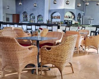 El Oumnia Puerto & Spa - Tanger - Ravintola