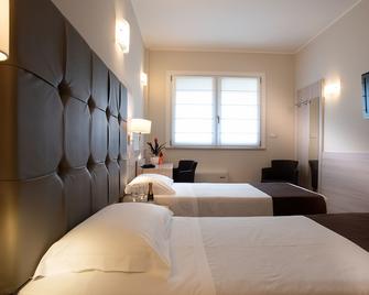 Hotel Montereale - Pordenone - Спальня