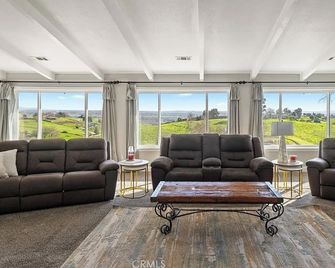 Paradise with a view! Plenty of room for all! - San Miguel - Sala de estar