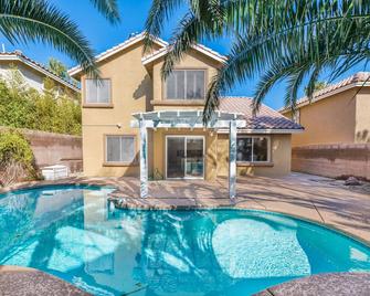 Summerlin Beauty' near Red Rock Hotel-Minutes to LV Strip NO Room Tax Min 30 nts - לאס וגאס - בריכה