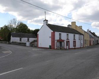 The Keepers Arms - Bawnboy - Building