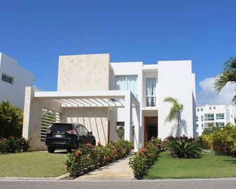 Villa Real Playa Nueva Romana - La Romana - Building