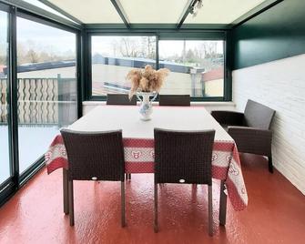 Lovely home in Merville with WiFi - Merville - Comedor