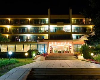 Hotel Ambassador - Free Parking - Golden Sands - Bygning