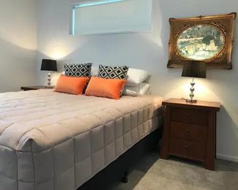 Picton Waterfront Oxley's Luxury Apartment - Picton