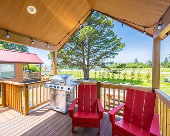 Rainforest Tiny Home Retreat 28 - Forks - Balcony