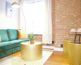 New York Style Stay near Central Park - New York - Living room