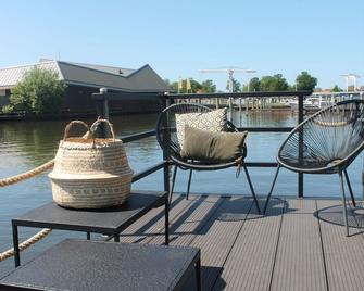 Houseboat in Stavoren with Waterfront Views - Stavoren - Balcony