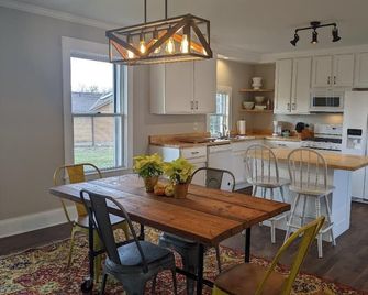Restful Farm Retreat - White Oak - Küche