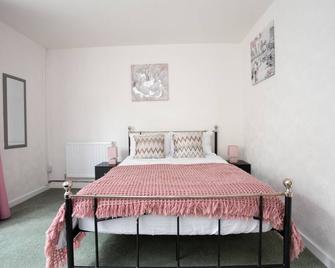 Hurley House - Close to M/cr Airport, M60 & M56 - Cheadle Hulme - Bedroom