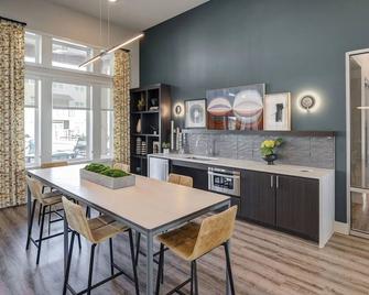 Landing | Stunning 2bd, Gym, Clubhouse - Rockwall - Kitchen