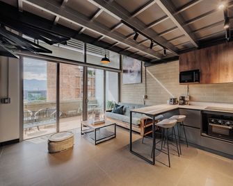H10 - Provenza - Medellín