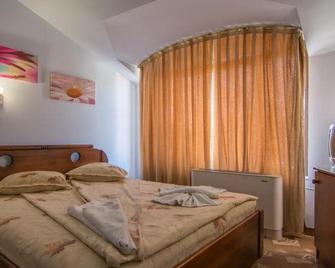 Family Hotel Iv - Velingrad - Habitación