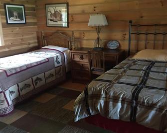 Rural rustic log cabin at Lake Cumberland. - Russell Springs - Habitación