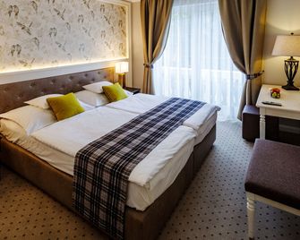 Villa Medici Hotel & Restaurant - Wesprim - Schlafzimmer