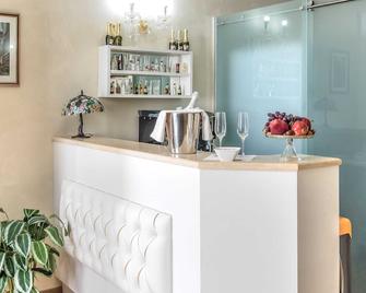 Trevi Rome Suite - Rome - Front desk