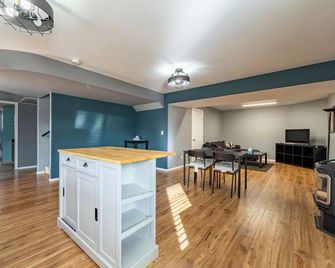 Cozy Suite Right In Town! - Creston