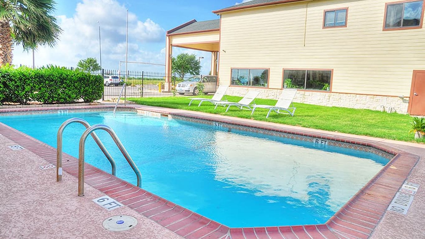 Lone Star Inn and Suites Victoria