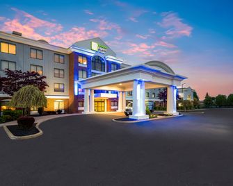 Holiday Inn Express & Suites Buffalo-Airport By IHG - Cheektowaga - Byggnad