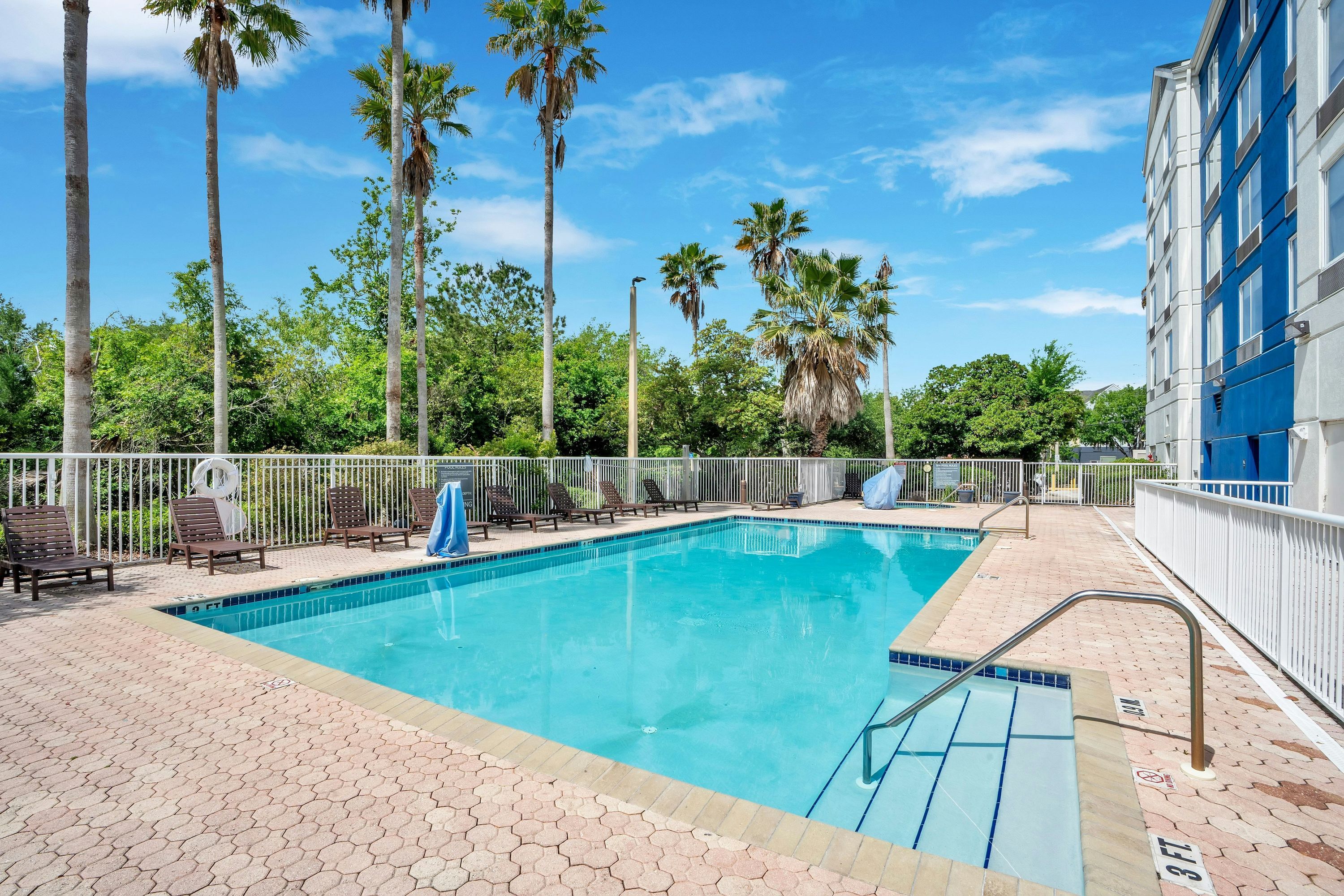 Hilton Garden Inn Jacksonville-Airport - ג'קסונוויל - בריכה