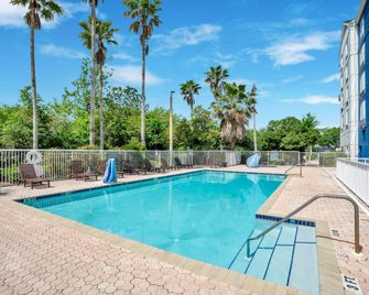 Hilton Garden Inn Jacksonville-Airport - Jacksonville - Pool