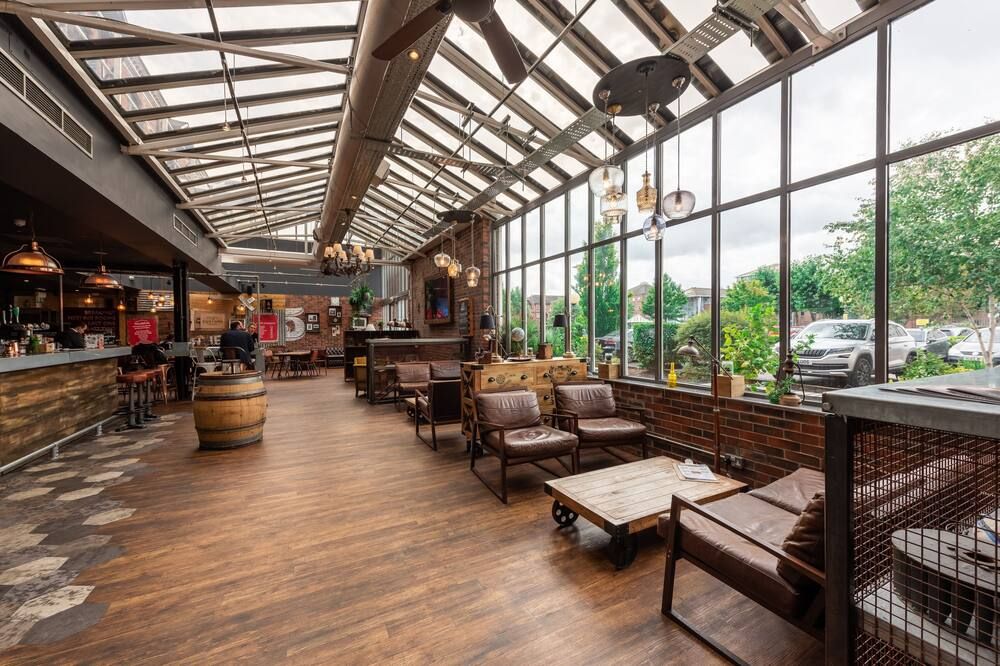 نوفوتيل كارديف سنتر