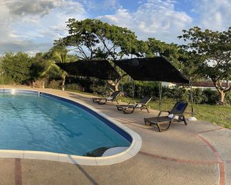 Hotel Campestre Las Palomas - Tocaima - Piscina